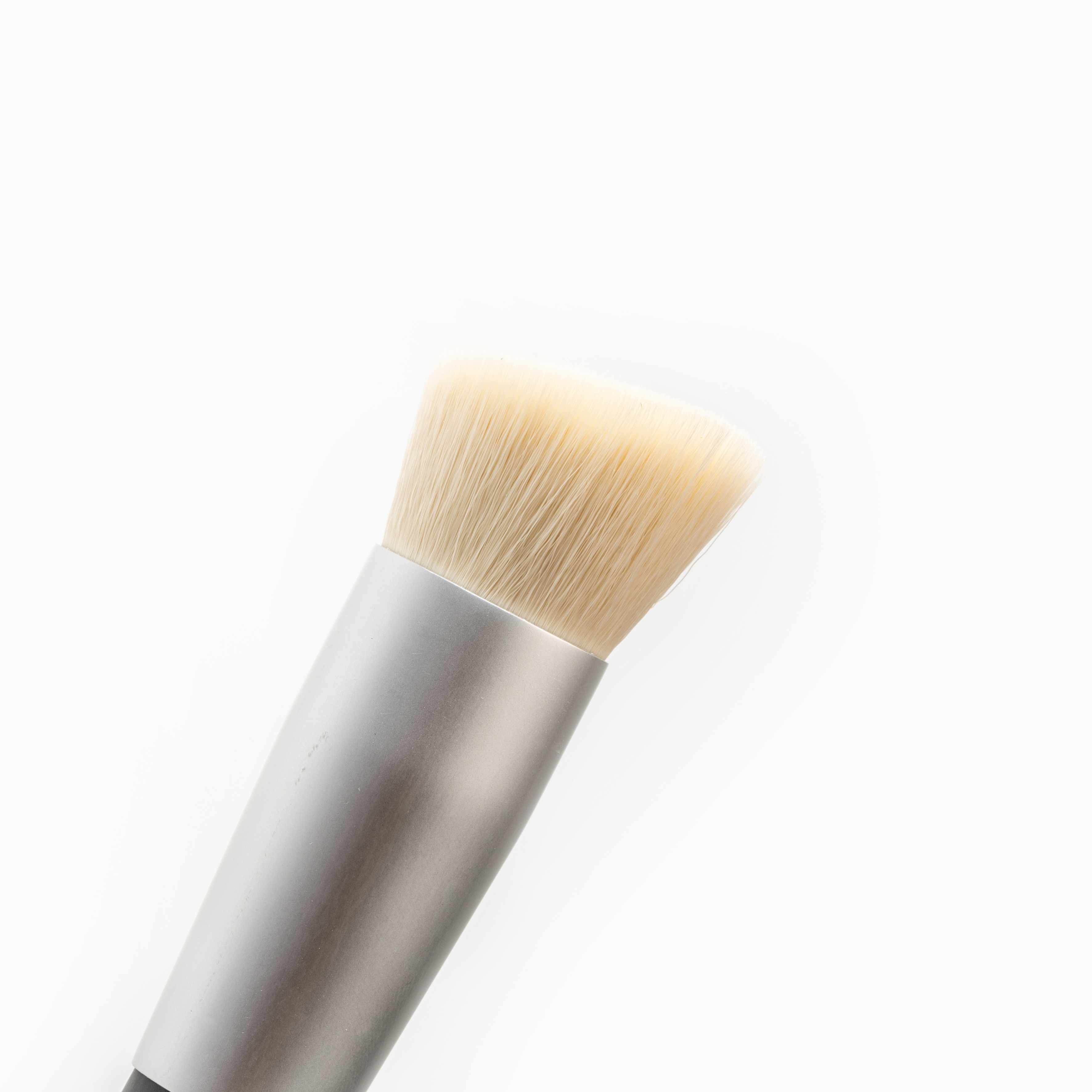 PROVOC Brush Slanted Foundation F102S